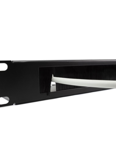 Panel cepillo pasacable rack 19" con retenedor 1U (Detalle cepillo)