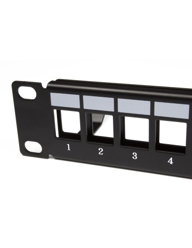 Panel de parcheo vacio rack 19"  UTP para 24 módulos slim keystone. (Detalle puertos)