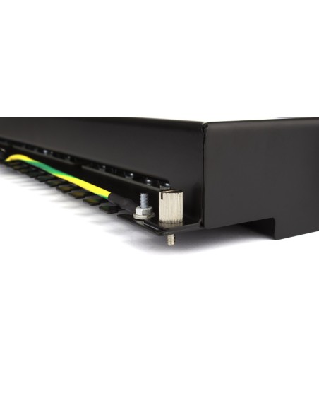 Patch Panel Cat 6 FTP rack 19" 1U Lapara Networking (Detalle toma de tierra)